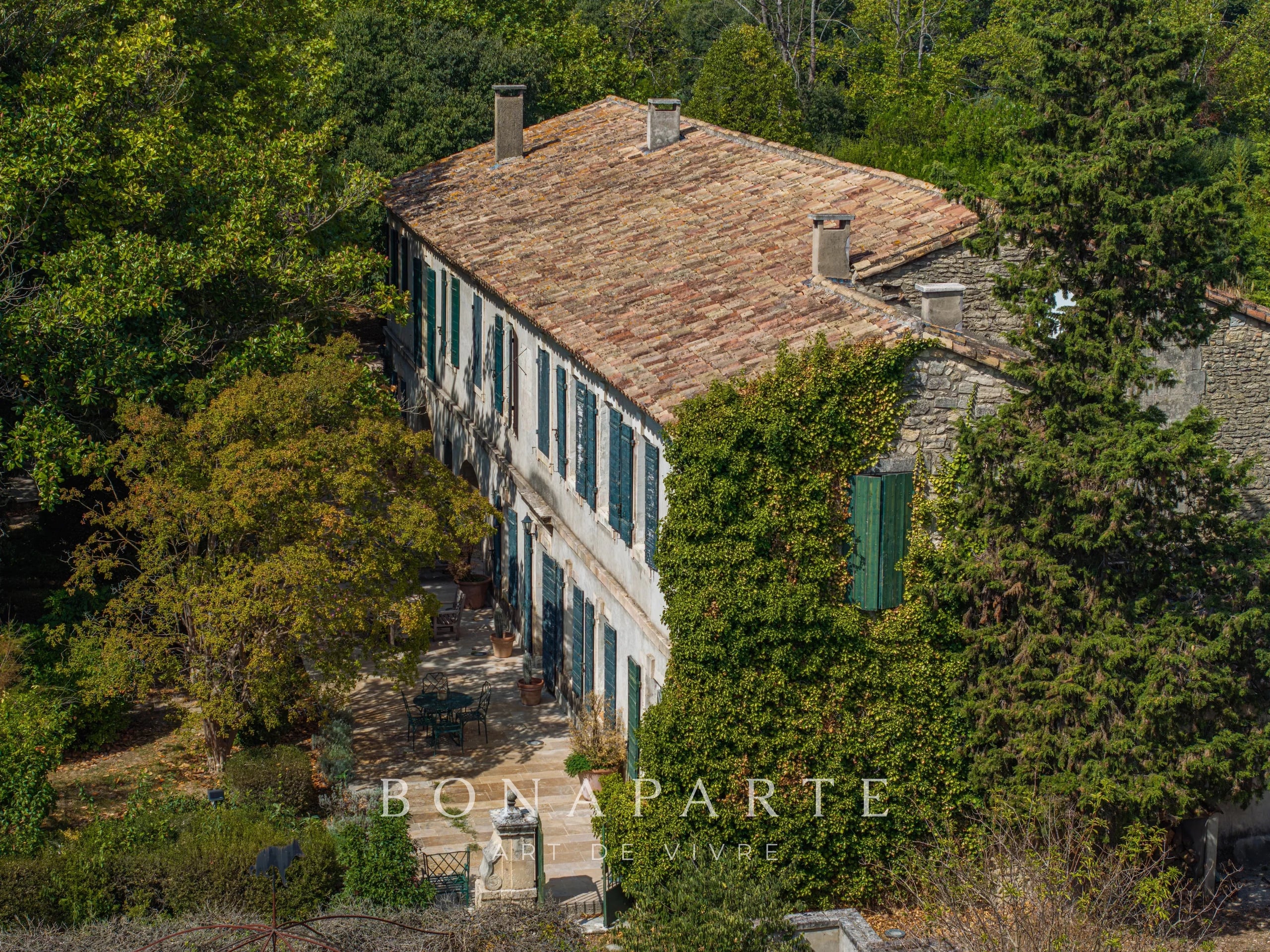 PROPRIETE DE CARACTERE A 10 MIN DE ST REMY DE PROVENCE